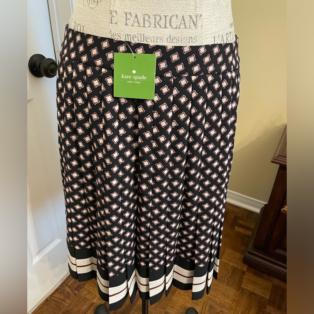 Skirt - Picture 2 of 4